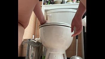 Twerking on the toilet