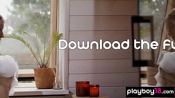 Cute all natural blonde hottie posing nude in the bath