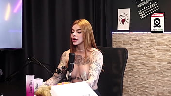 O maior erro dela foi misturar o pessoal com o profissional e está curada da depressão ruiva braba sheer red