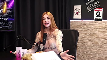 O maior erro dela foi misturar o pessoal com o profissional e está curada da depressão ruiva braba sheer red