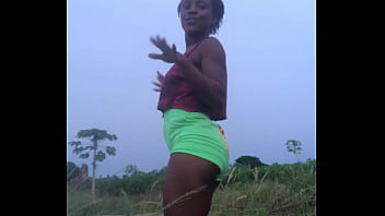 Crazybitch couldn’t keep calm after hitting half a million views she decided to twerk for her viewers to enjoy more