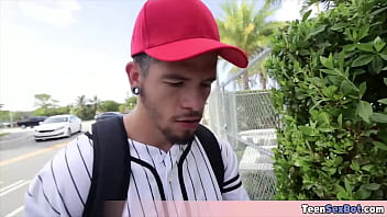 Petite gamer chick fetish fuck with bf