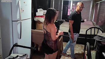 Dei um checkup na patroa botei ela pra engolir minha gozada depois de fuder gostoso