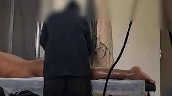 Dick flashing to massage girl