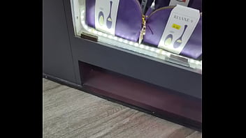 Story public baise dans un sex shop