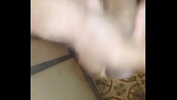 Soltando tudo no banheiro