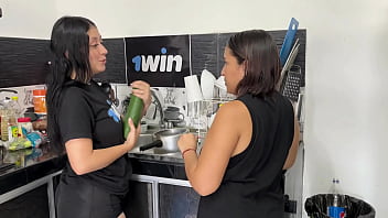 Nos mamamos los coños y nos exitamos