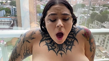 Big ass whore sucks in a jacuzzi