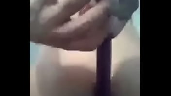 Pasivo Jovencito Frotando Escoba En El Culo thumbnail