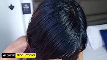 Angie sumisa de 19 años inicia en el mundo del porno