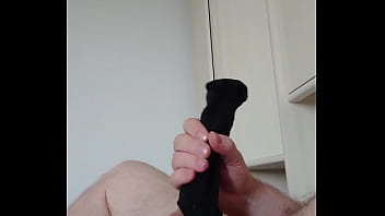 Socken wichsen ist geil besonders wenn die socke noch feucht ist einige sind