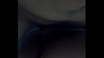 Esta puta gime como diosa