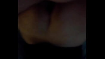 Esta puta gime como diosa