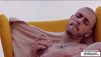 Hung Inked Guy Jerks Off Before Cumming thumbnail