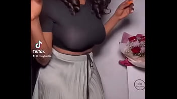 Lady shaking her big booty