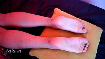 Voy A Hacerte La Paja Con Mis Pies thumbnail