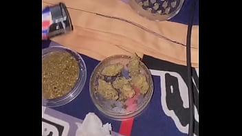 Stoners wanna join me tonight