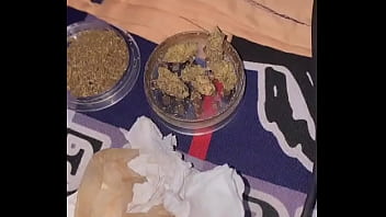 Stoners wanna join me tonight