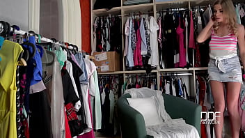 Blonde Babe Blowing Big Dick In Gloryhole thumbnail