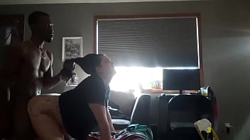 Blacksugga hitting nextdoorlustbunny in the midday