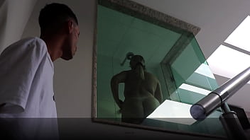 Enteado novinho fodeu a madrasta rabuda ao sair do banho video completo no red sheer