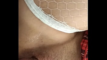 Mi hermanastro me lo mete por el culo mientras uso mi vibrador