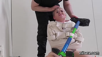 Foolish fuckslut gets her fuckholes spread and properly rode