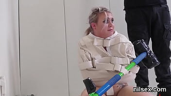 Foolish fuckslut gets her fuckholes spread and properly rode