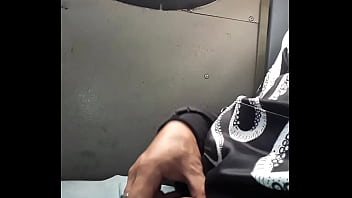 Public Jerck Off Exhibith Jalada En Público En El Autobús thumbnail