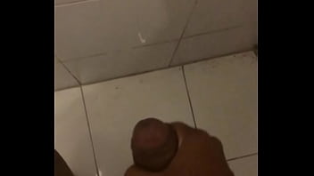 Roludo Gozando Em Câmera Lenta thumbnail