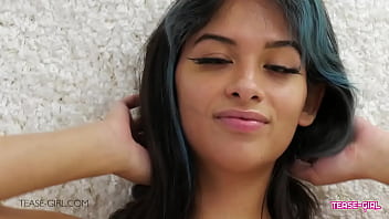 Stunning cheerleader student shows her figure