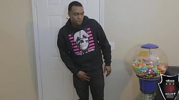 Ambitious booty lucky rome major cums really hard on her