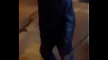 Velho chupando pinto de novinho ' '