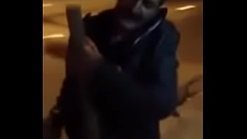 Velho chupando pinto de novinho ' '