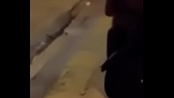 Velho chupando pinto de novinho ' '