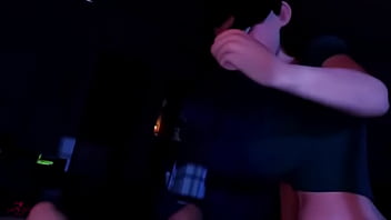 Tia tesuda demais não resistiu