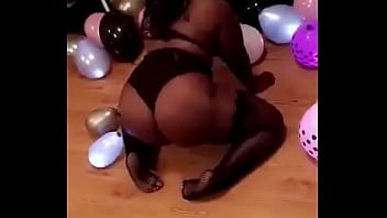 Ass shakin thick