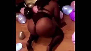 Ass shakin thick