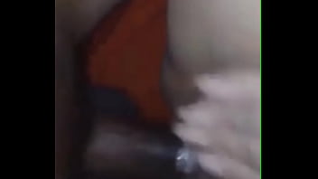 Esposa desesperada suplica mas engole a pica cheia de merda do marido Esposa desesperada suplica mas engole a pica cheia de merda do marido