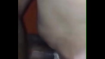 Esposa desesperada suplica mas engole a pica cheia de merda do marido