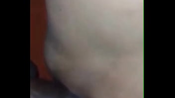 Esposa desesperada suplica mas engole a pica cheia de merda do marido