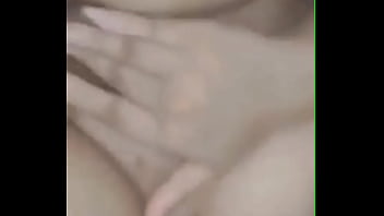 Esposa desesperada suplica mas engole a pica cheia de merda do marido Esposa desesperada suplica mas engole a pica cheia de merda do marido