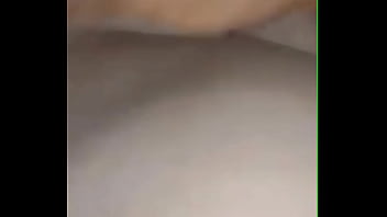 Esposa desesperada suplica mas engole a pica cheia de merda do marido