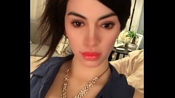 Automatic woman full shapely lips almost entered the perception of attractiveness