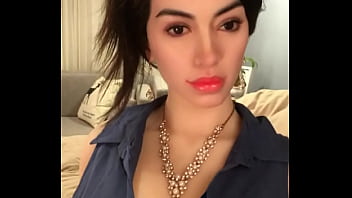 Automatic woman full shapely lips almost entered the perception of attractiveness