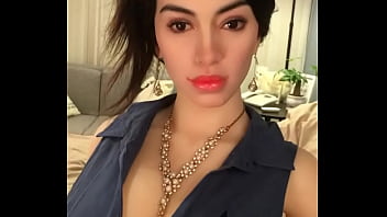 Automatic woman full shapely lips almost entered the perception of attractiveness