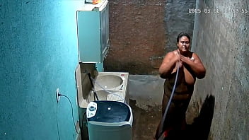 Camera Escondida Madrasta Se Depila Enquanto Seu Enteado A Vê Na Câmera thumbnail