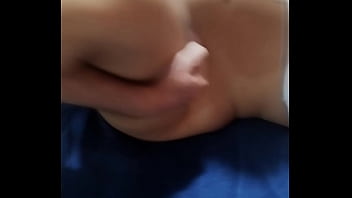 Comprei uma cama king e inalgurei com minha amiga blonde e nos duas levamos gozada na boca do meu marido