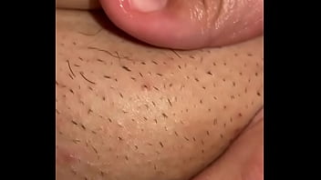 Pov – frotando mi clítoris con el dildo