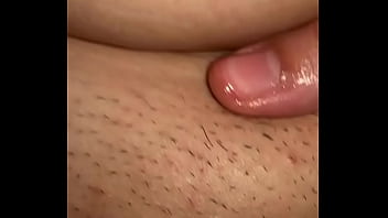 Pov – frotando mi clítoris con el dildo